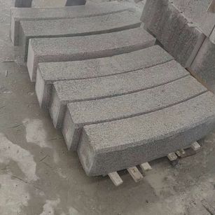 昌都芝麻白弧形路牙石