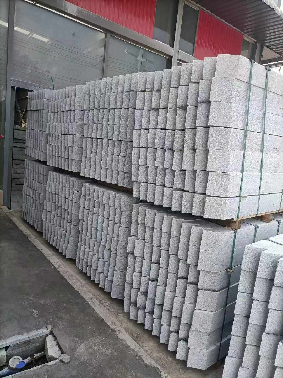 昌都芝麻白树围石 树池