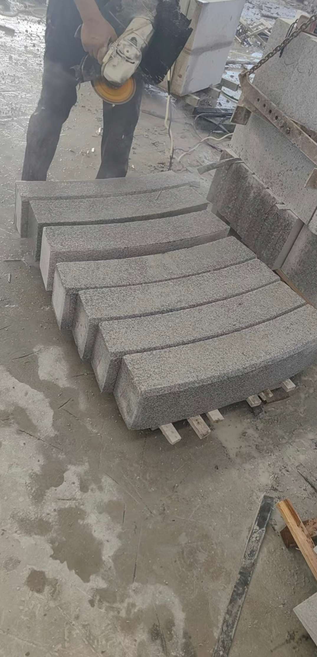 昌都芝麻白弧形路牙石