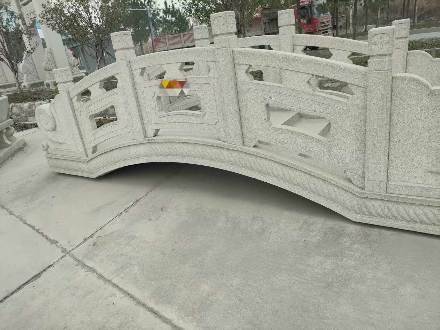 昌都芝麻白拱桥，石桥